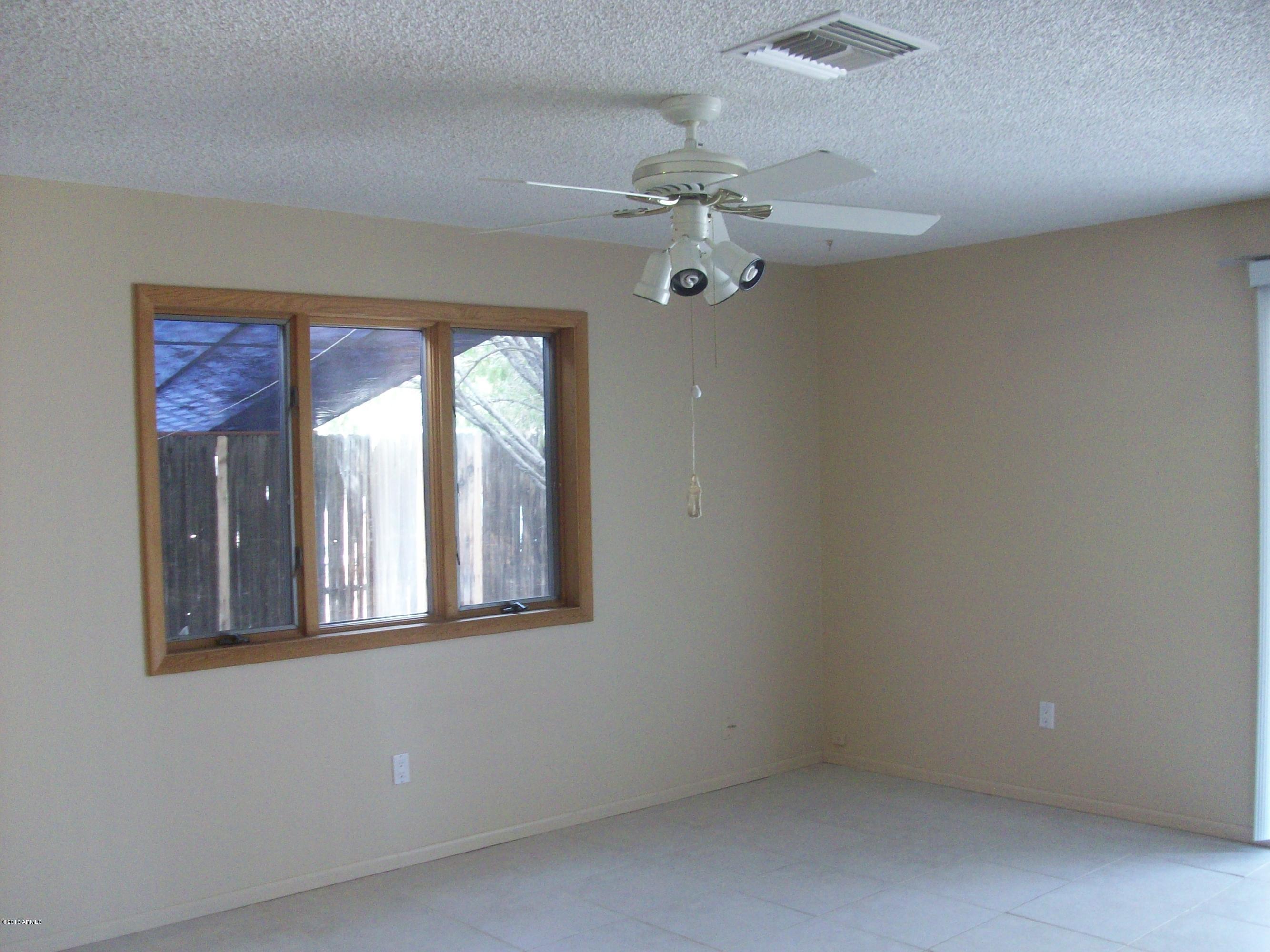 1724 West Utopia Road Phoenix, AZ 85027 - Photo 4 of 22 Dining room