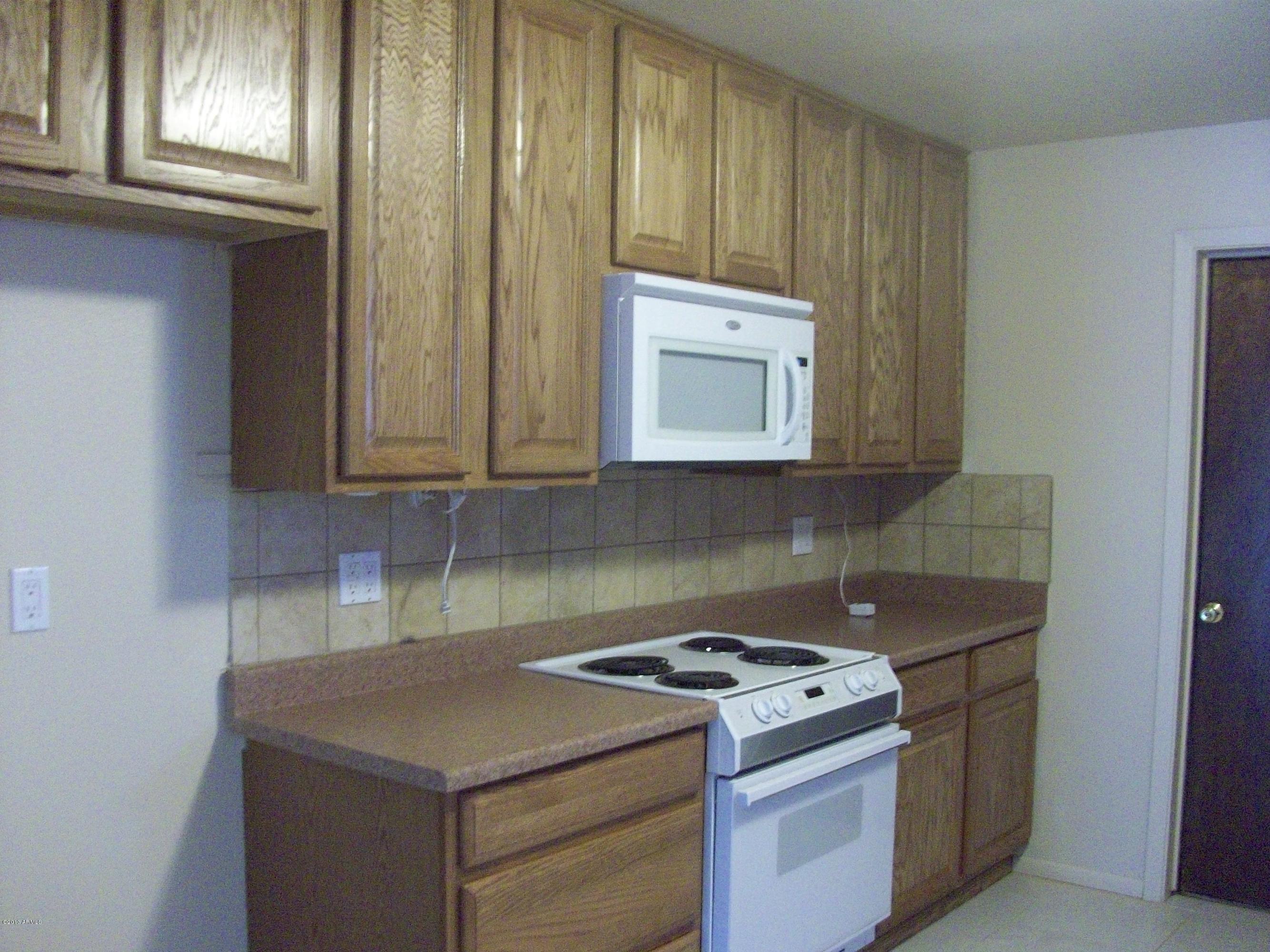 1724 West Utopia Road Phoenix, AZ 85027 - Photo 5 of 22 Kitchen -