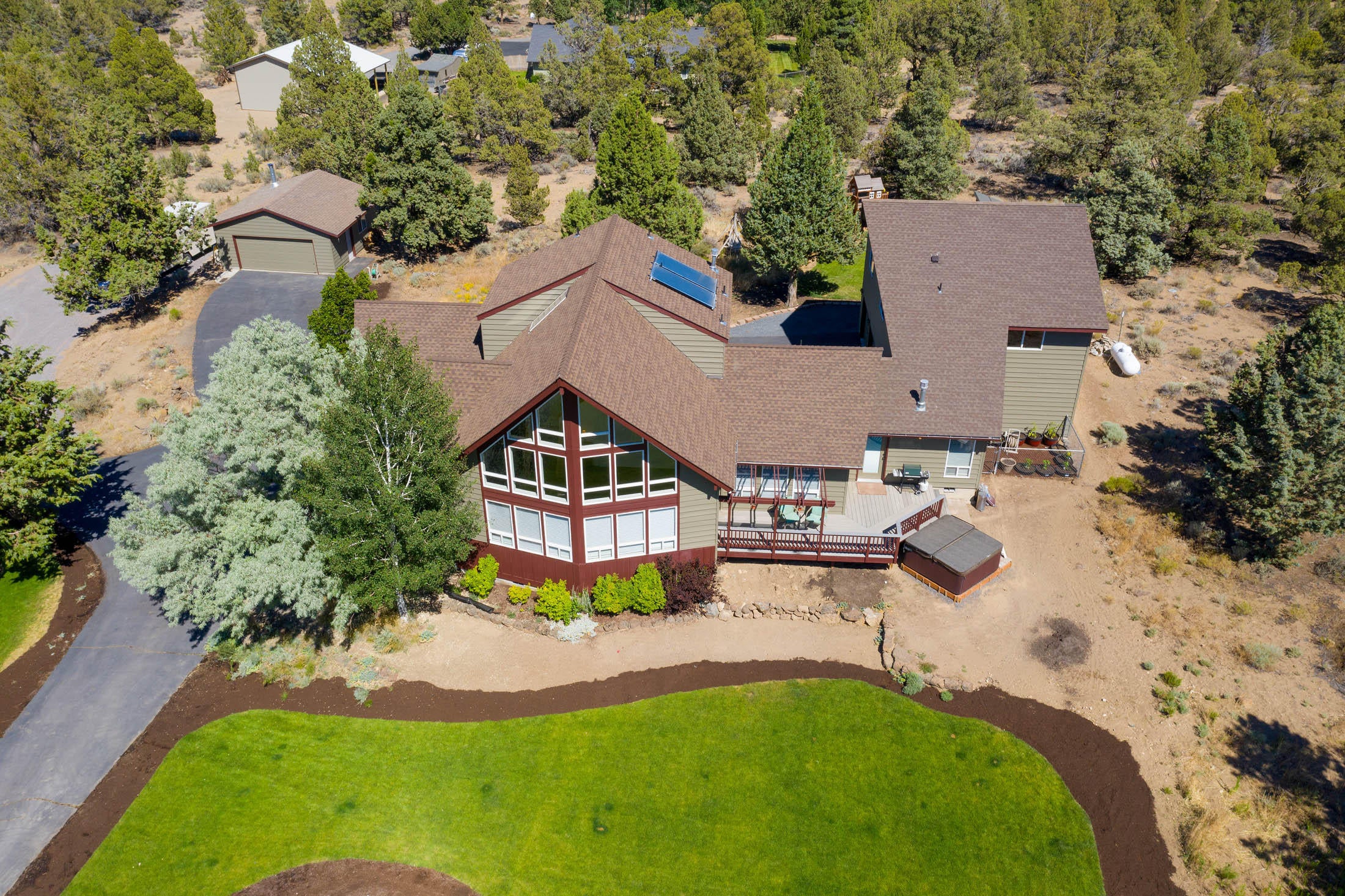 60786 Bozeman Trail Bend, OR 97702 - Photo 2 of 22 02