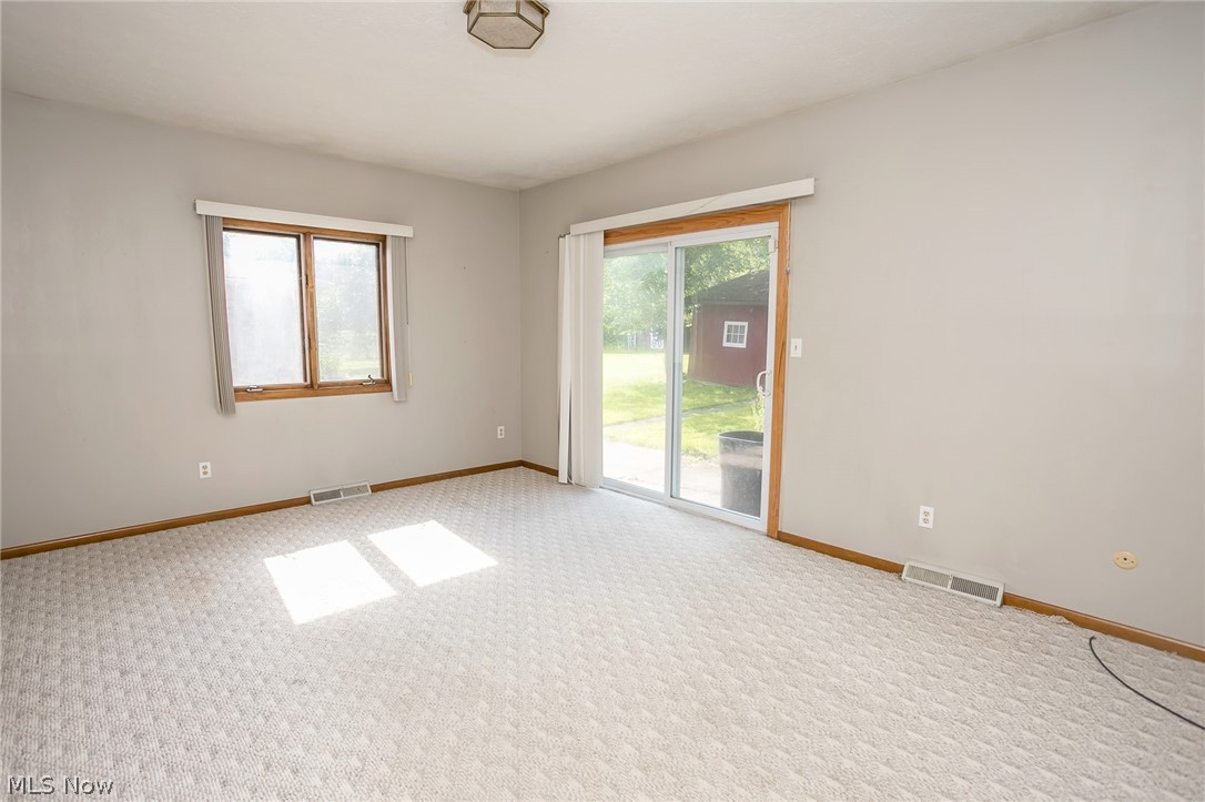 27616 Highland Road Cleveland, OH 44143 - Photo 6 of 25