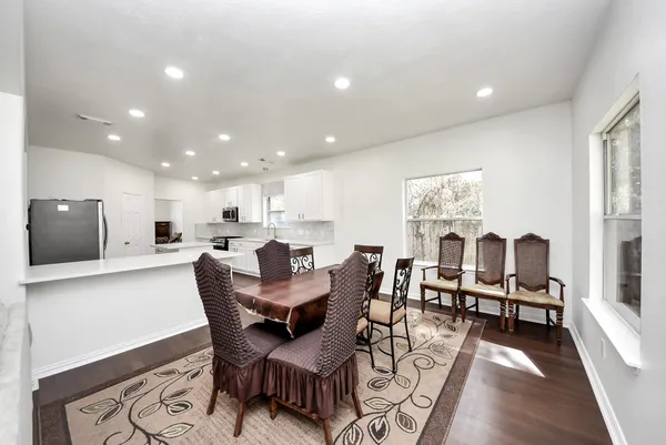 $489,000 | 915 Hinsdale, Magnolia, TX 77354