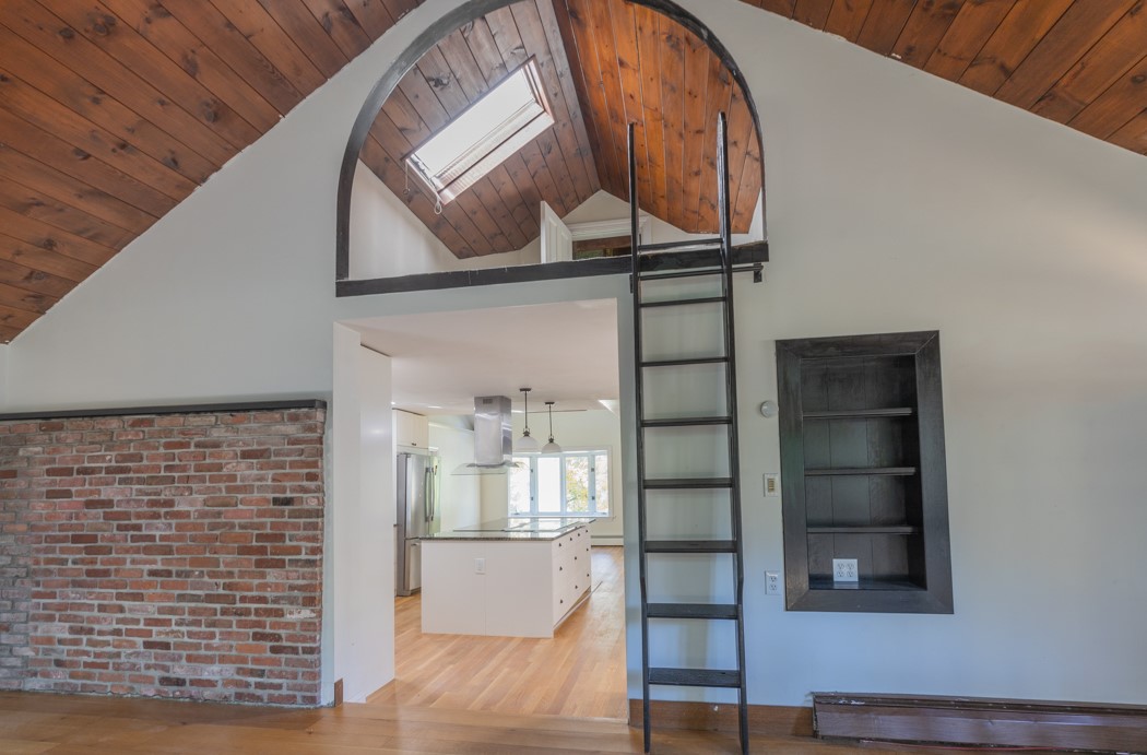 73 Angell Road Cumberland, RI 02864 - Photo 4 of 38