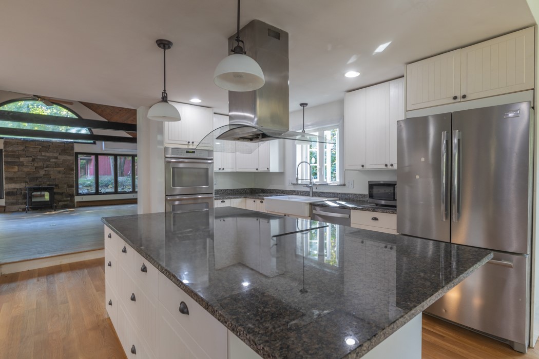 73 Angell Road Cumberland, RI 02864 - Photo 8 of 38