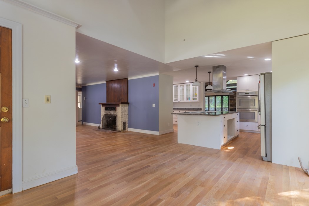 73 Angell Road Cumberland, RI 02864 - Photo 9 of 38