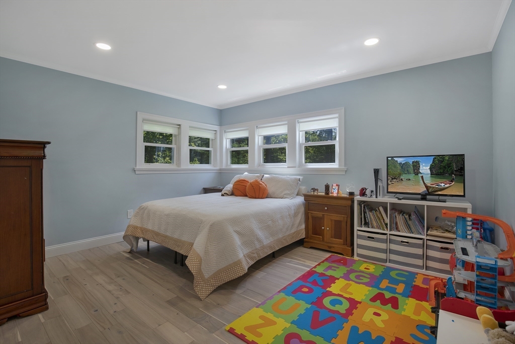 258 Union Street Hanover, MA 02339 - Photo 18 of 28