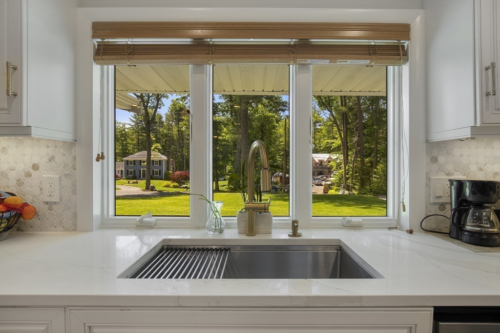 258 Union Street Hanover, MA 02339 - Photo 4 of 28