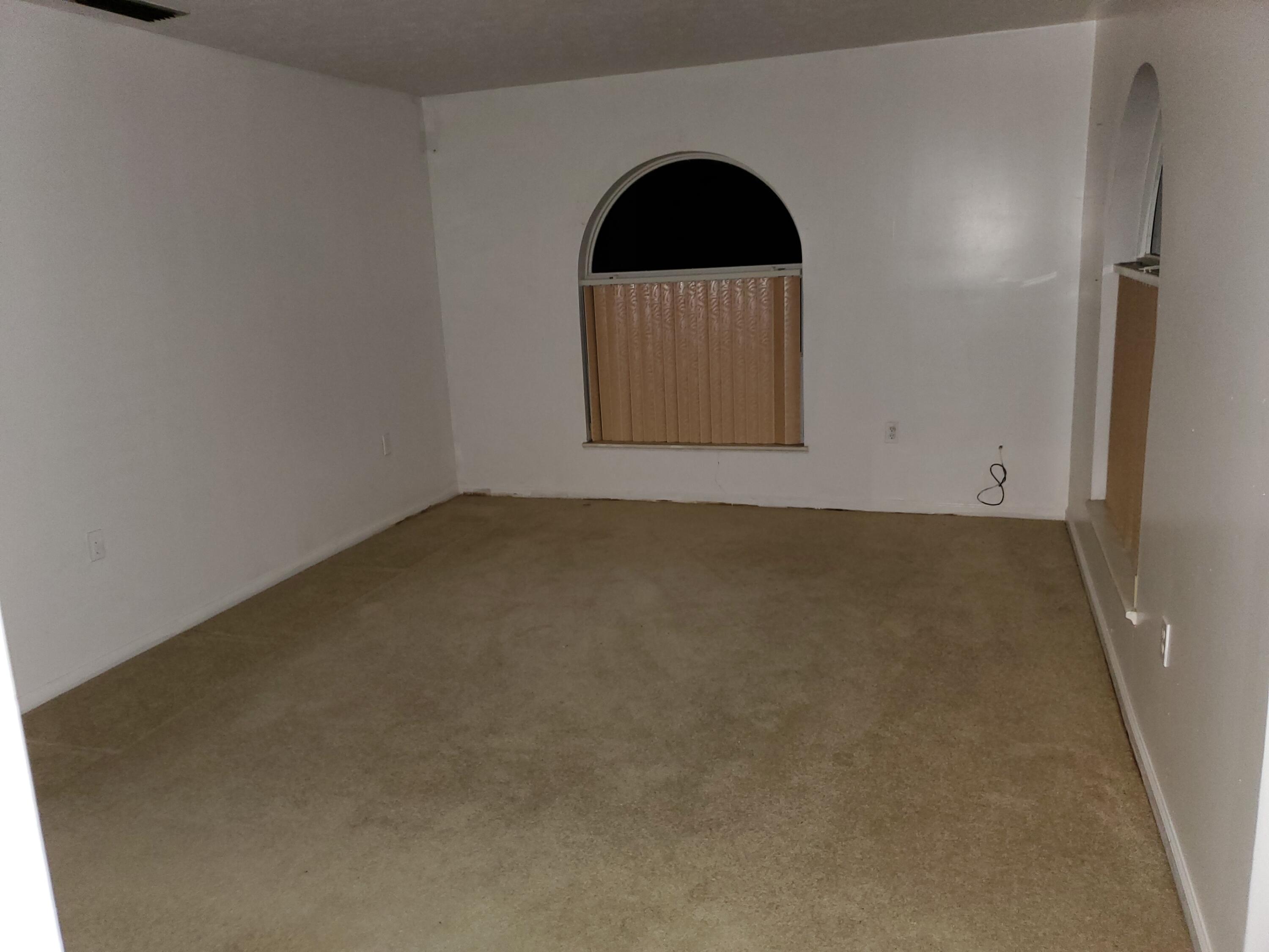2705 Ave R Fort Pierce, FL 34947 - Photo 21 of 36 20210210_190152