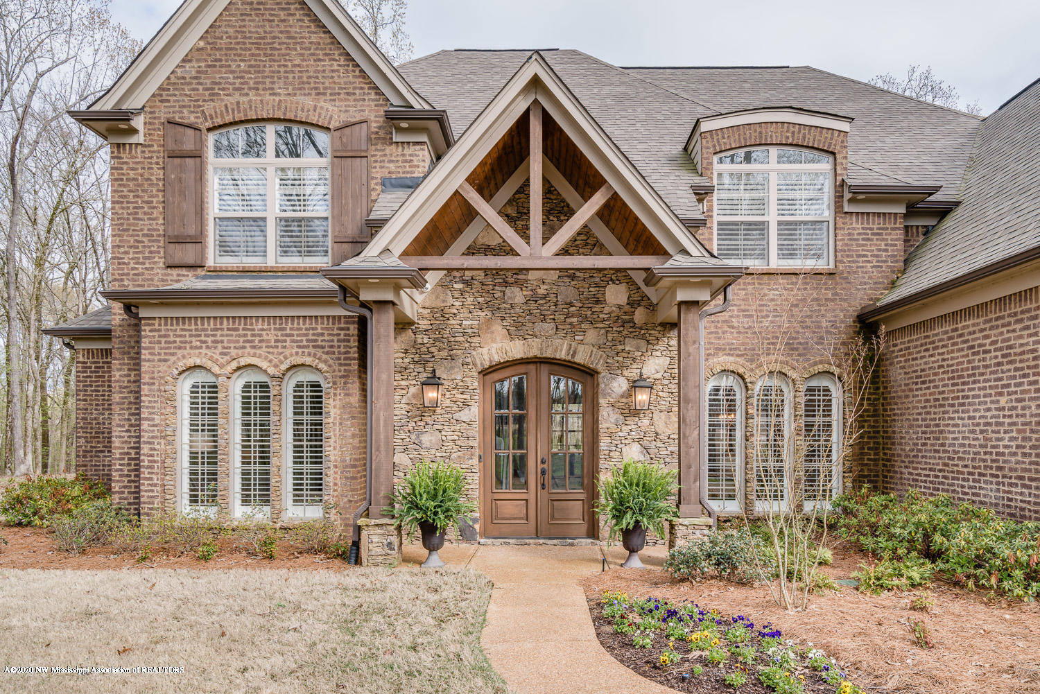 3580 Iron Bridge Road Olive Branch, MS 38654 - Photo 2 of 25 Vaulted Front