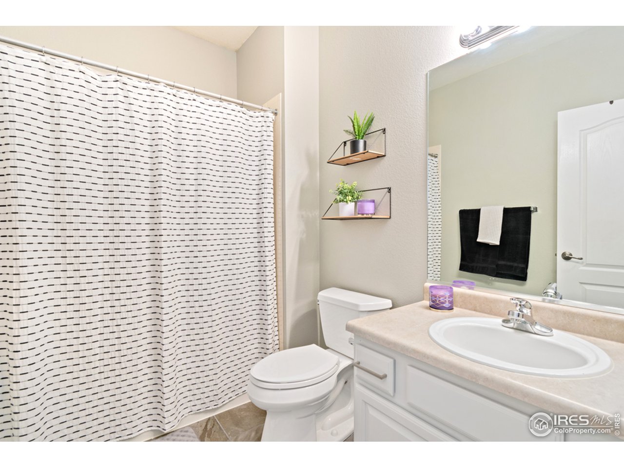 4672 West 20th Road, Unit 2123 Greeley, CO 80634 - Photo 22 of 25 Bathroom #2