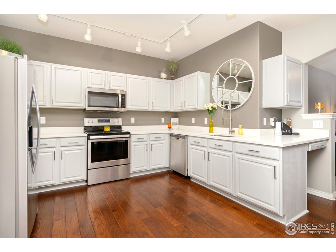 4672 West 20th Road, Unit 2123 Greeley, CO 80634 - Photo 7 of 25 Fully updated kitchen