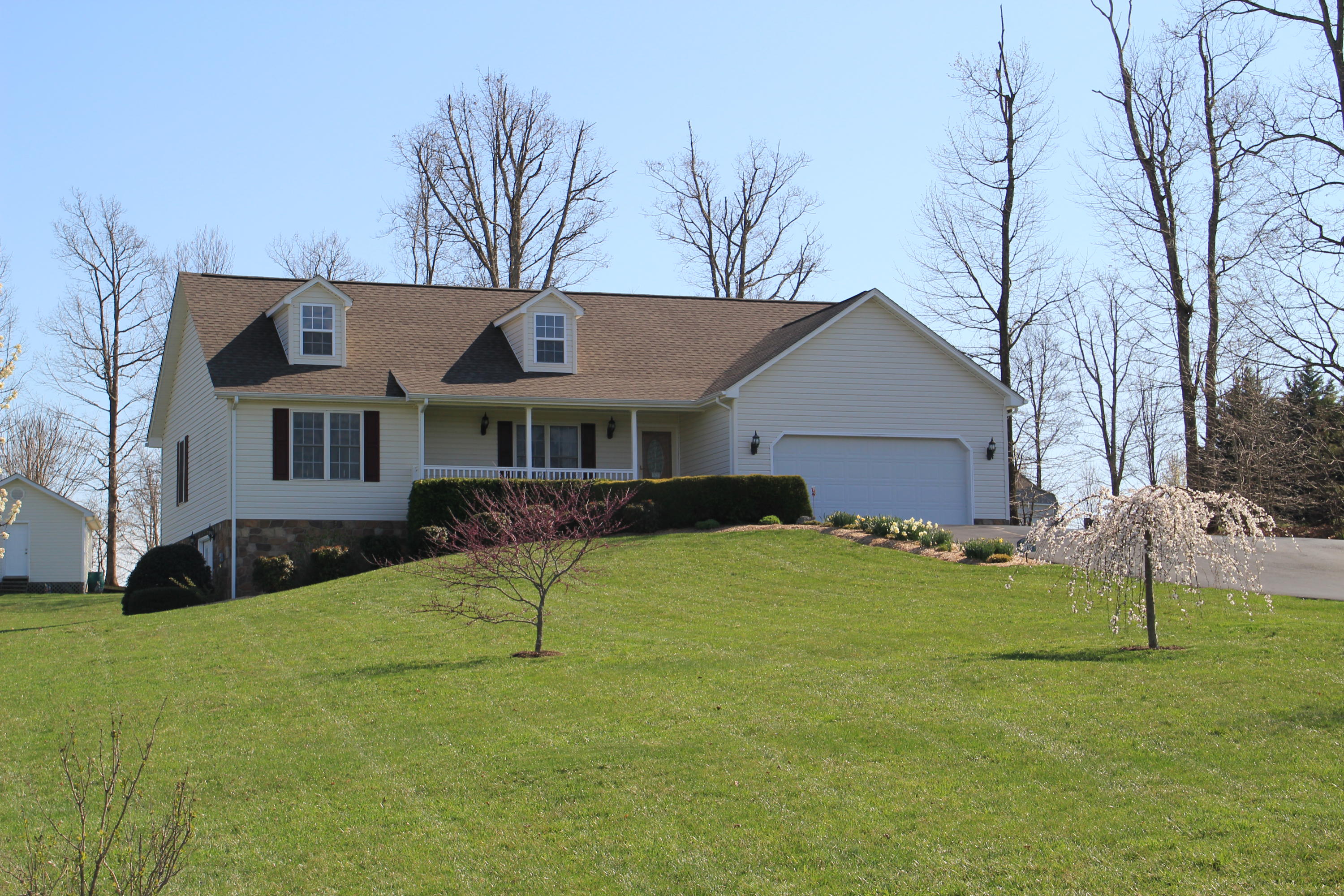1316 Lipscomb Road Moneta, VA 24121 - Photo 5 of 13 IMG_2749