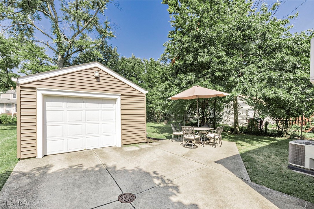 1348 Churchill Road Lyndhurst, OH 44124 - Photo 31 of 34