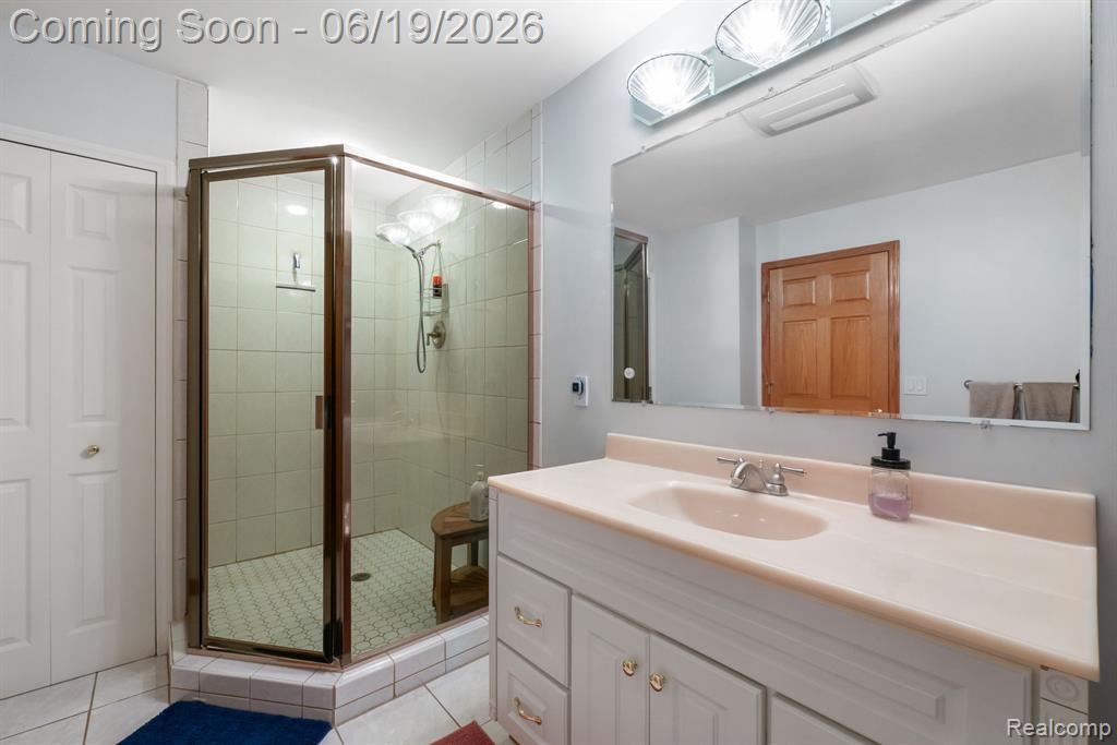 1902 Grayslake Drive Rochester Hills, MI 48306 - Photo 54 of 76