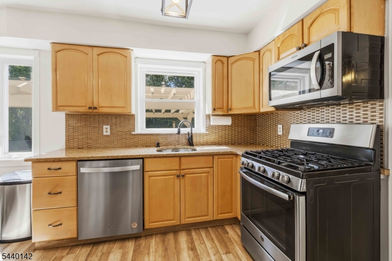 37 Rolling Ridge Road West Milford, NJ 07480 - Photo 16 of 49 Gallery Image 16