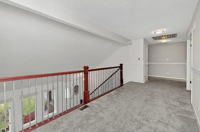 $550,000 | 806 Hillview Drive, Lemont, IL 60439