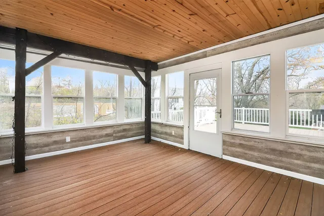 $550,000 | 806 Hillview Drive, Lemont, IL 60439