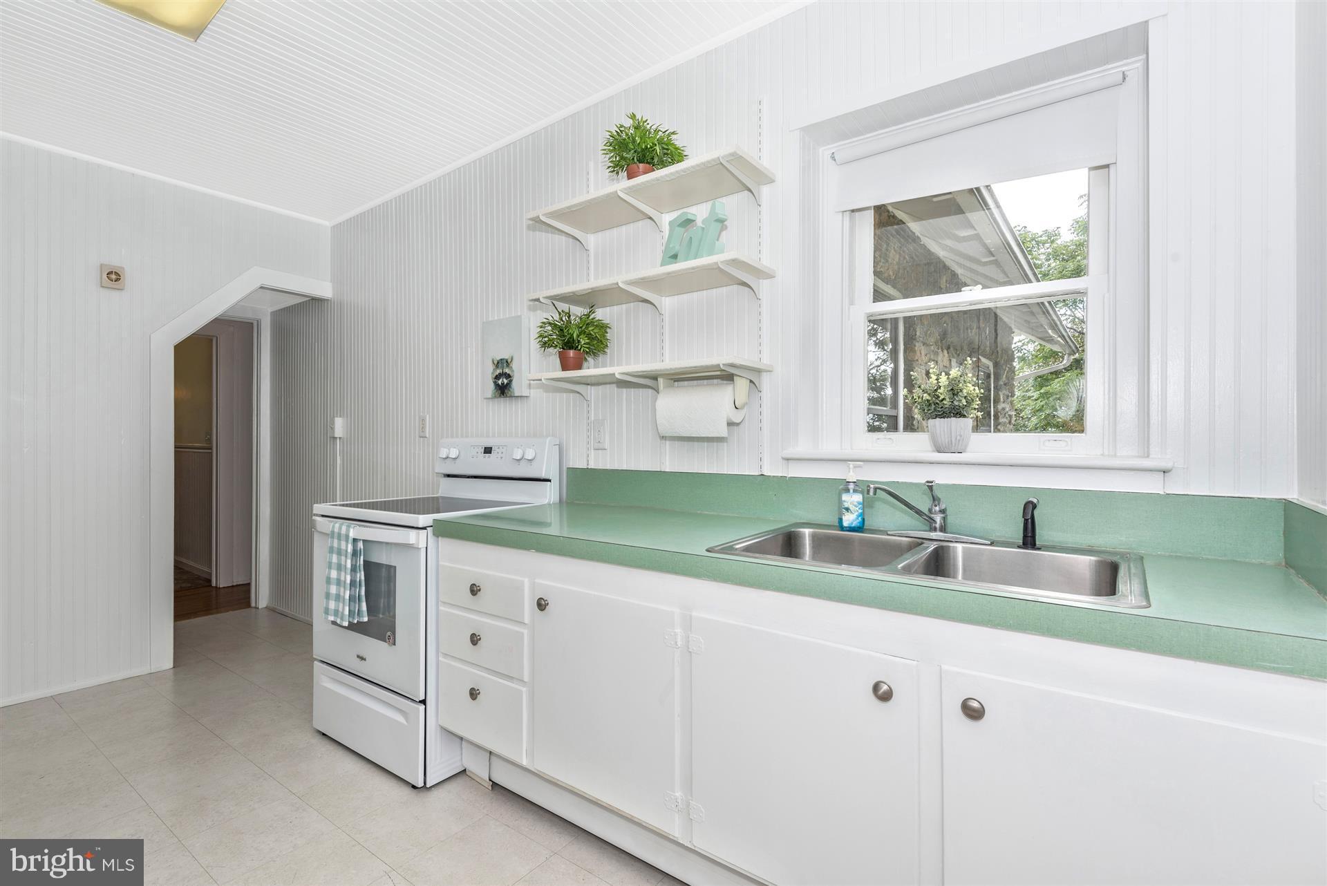 5826 Rowland Hill Road Cascade, MD 21719 - Photo 13 of 30 Kitchen