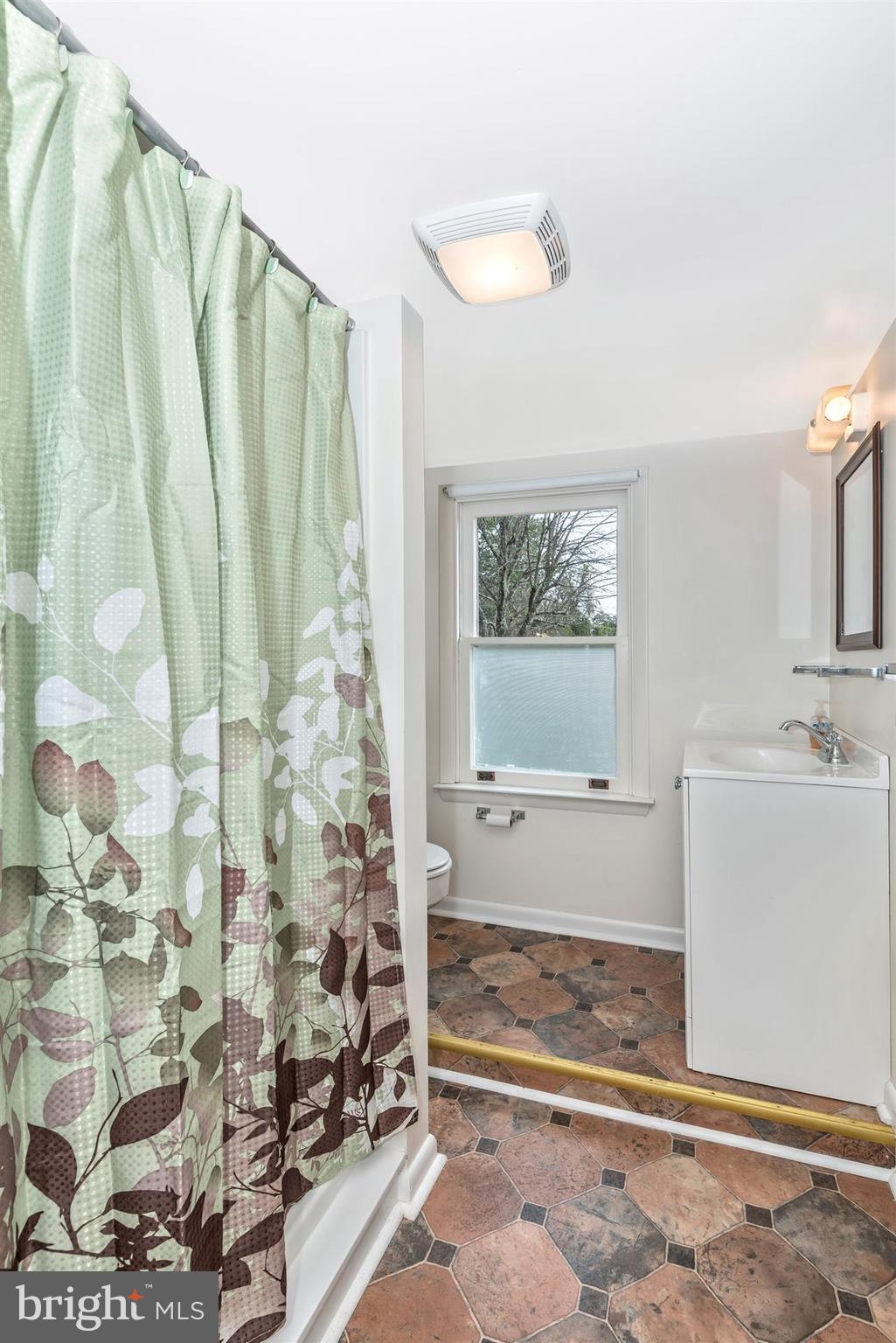 5826 Rowland Hill Road Cascade, MD 21719 - Photo 20 of 30 Bath