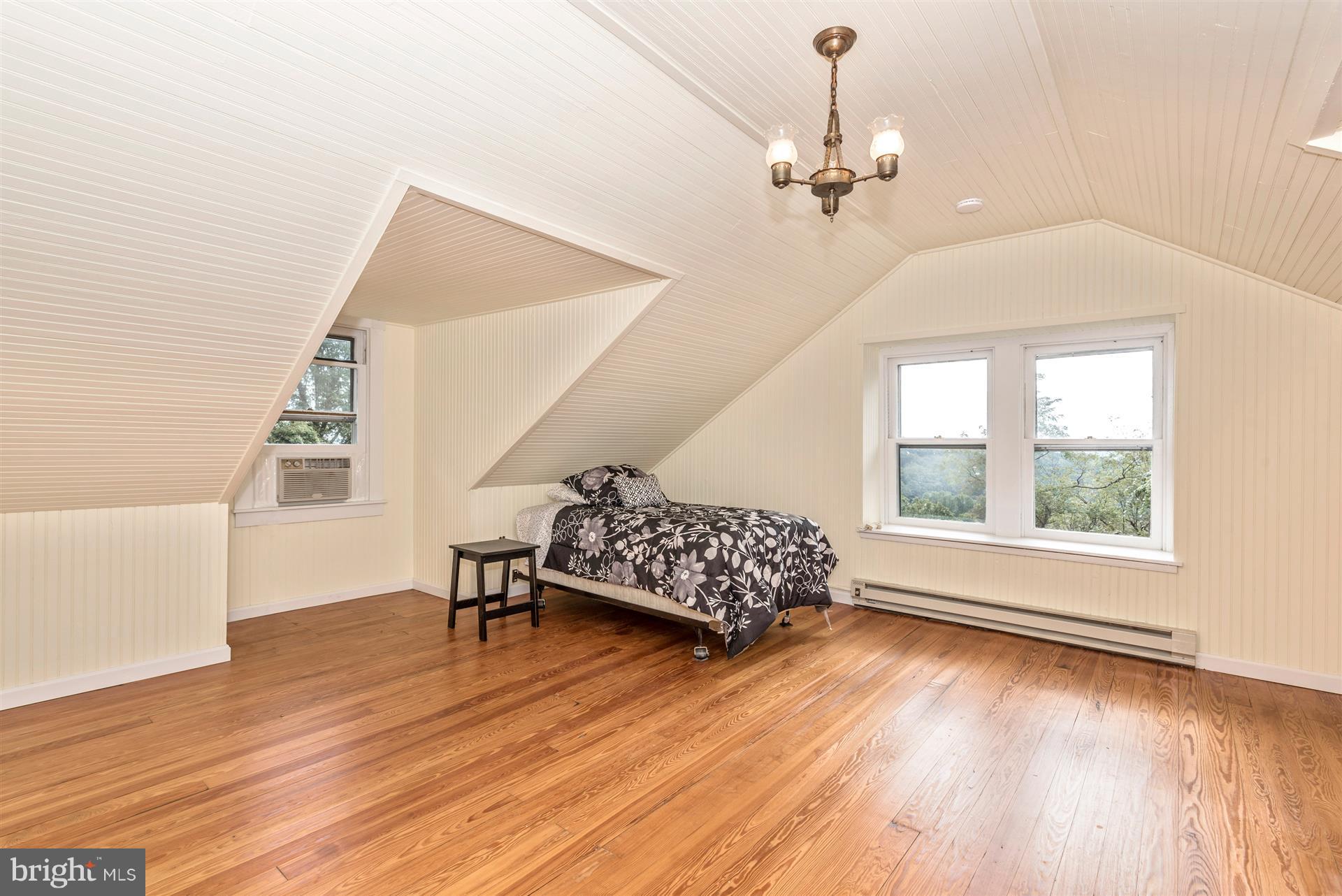 5826 Rowland Hill Road Cascade, MD 21719 - Photo 22 of 30 Bedroom