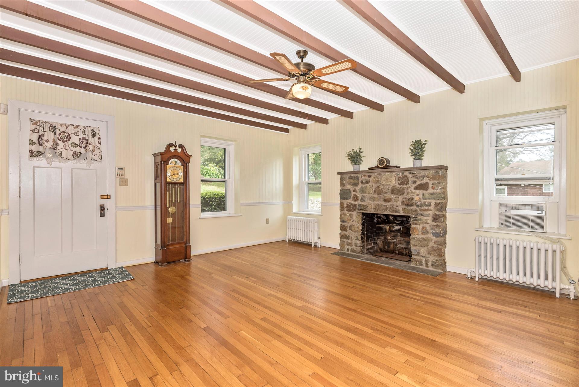 5826 Rowland Hill Road Cascade, MD 21719 - Photo 7 of 30 Family Room
