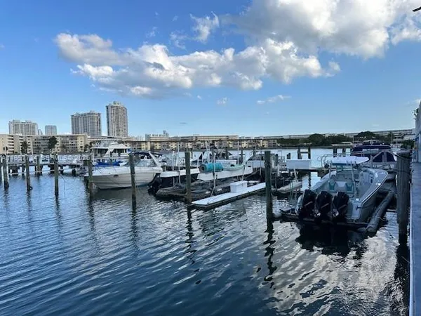 $3,050 | 18041 Biscayne Boulevard, Unit 904, Aventura, FL 33160