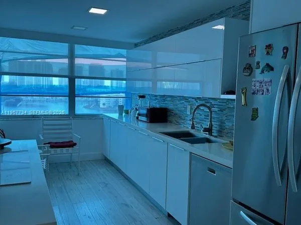 $3,050 | 18041 Biscayne Boulevard, Unit 904, Aventura, FL 33160