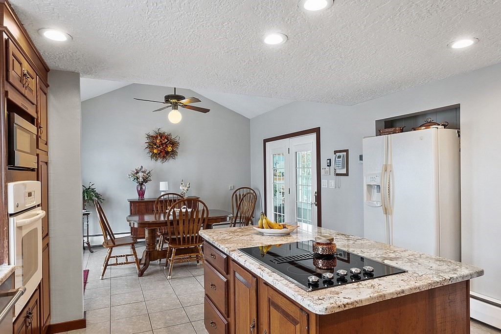 14 Wayside Road Worcester, MA 01605 - Photo 9 of 21 Gallery Image 9