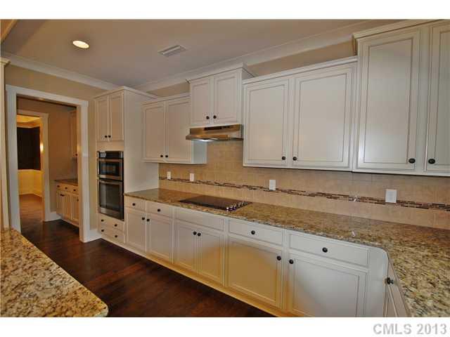 7927 Alexander Road, Unit 3 Charlotte, NC 28270 - Photo 4 of 16 Gallery Image 4