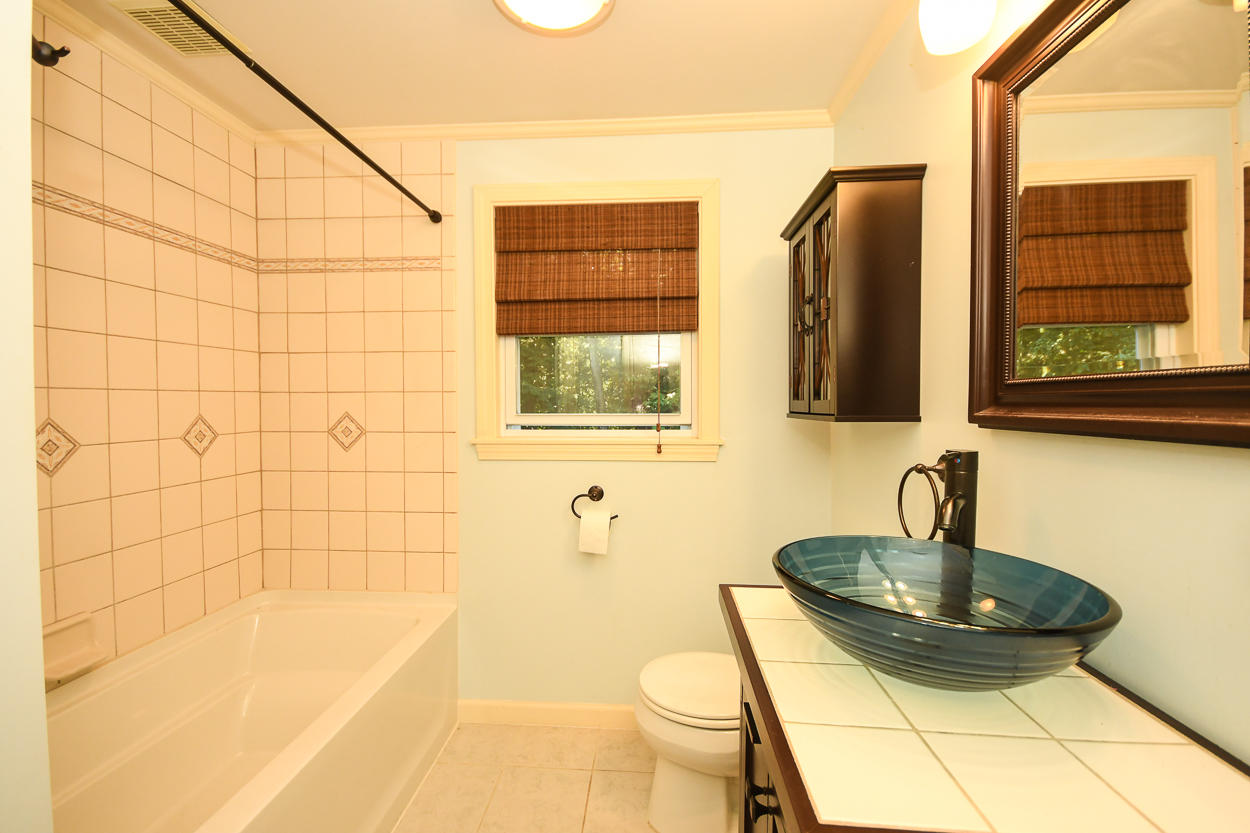 122 Highland Road Standish, ME 04084 - Photo 14 of 42 DSC_1544