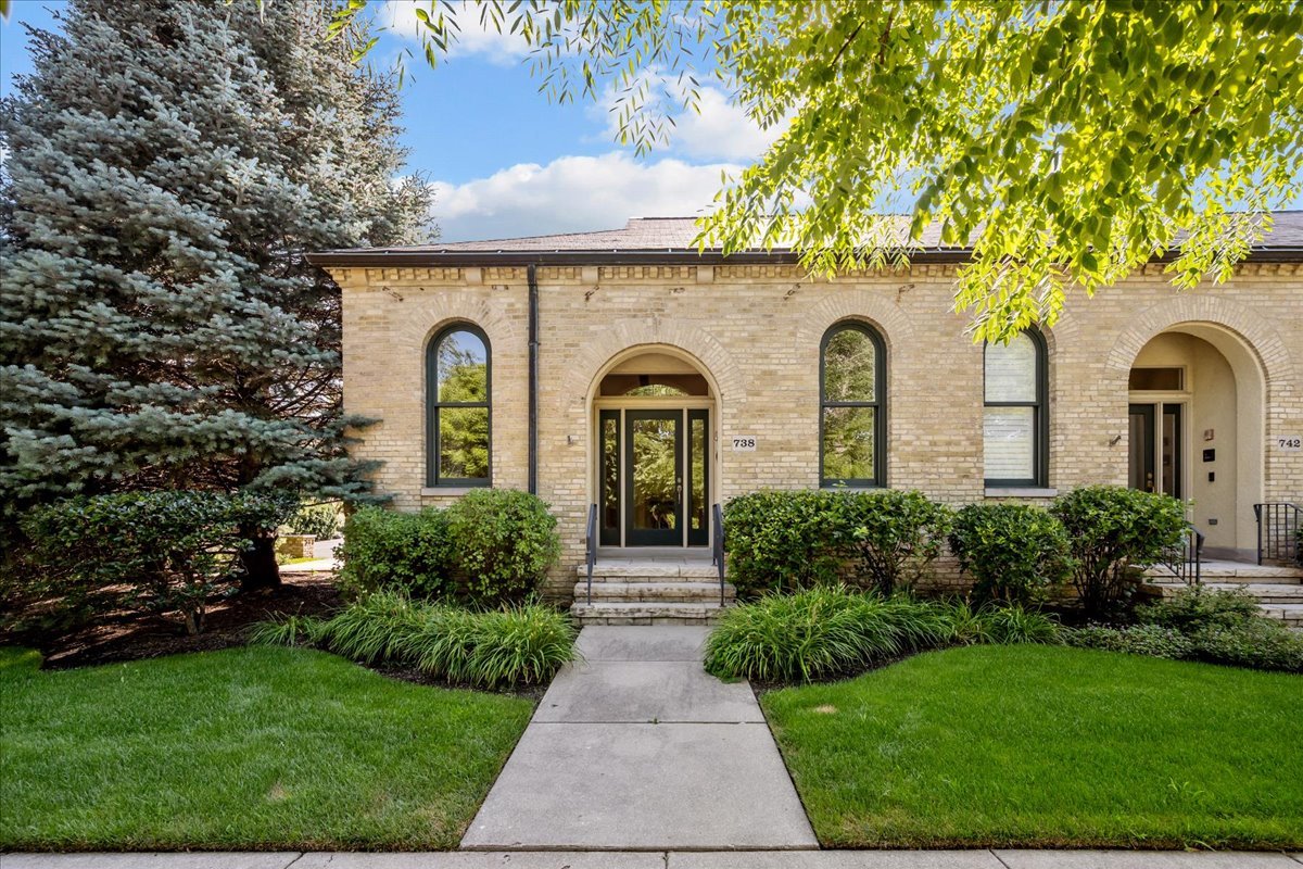 738 Lyster Road Highwood, IL 60040 - Photo 2 of 16 a front view of a house with garden