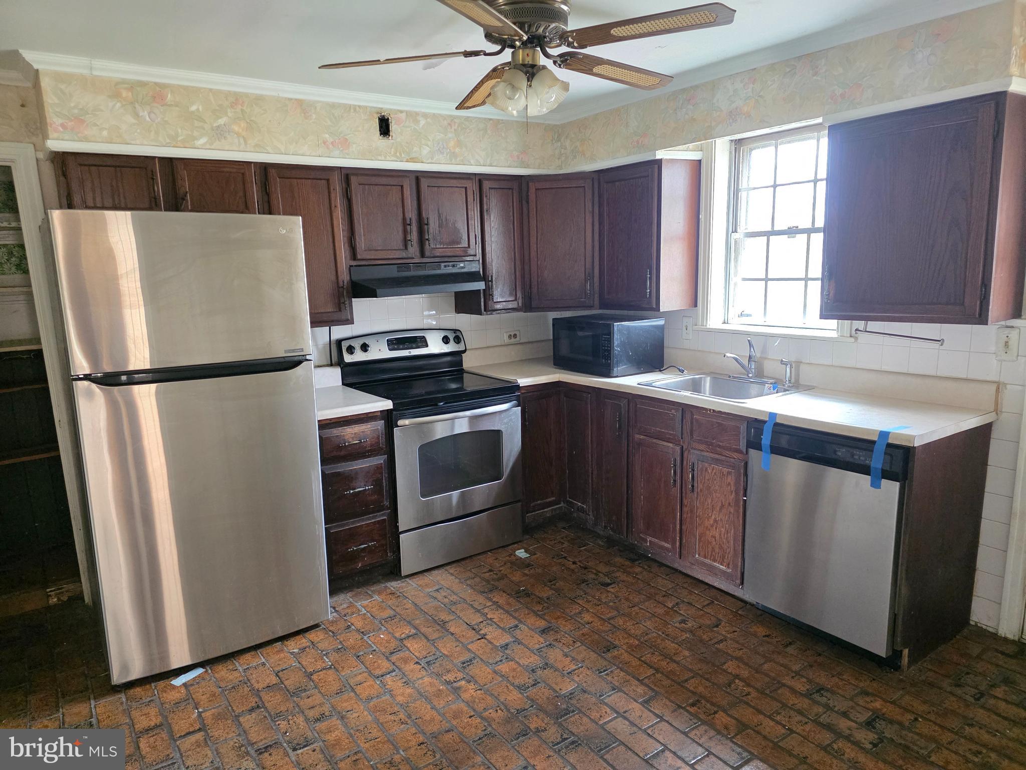 7512 Rocksham Drive Baltimore, MD 21286 - Photo 8 of 15