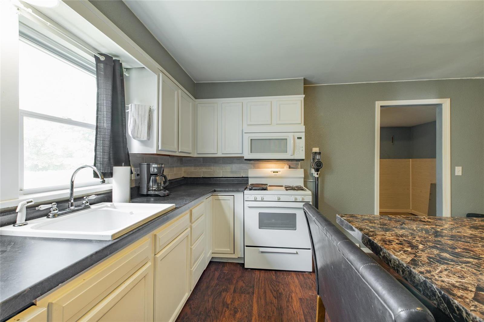 802 Randall Drive Brighton, IL 62012 - Photo 12 of 28