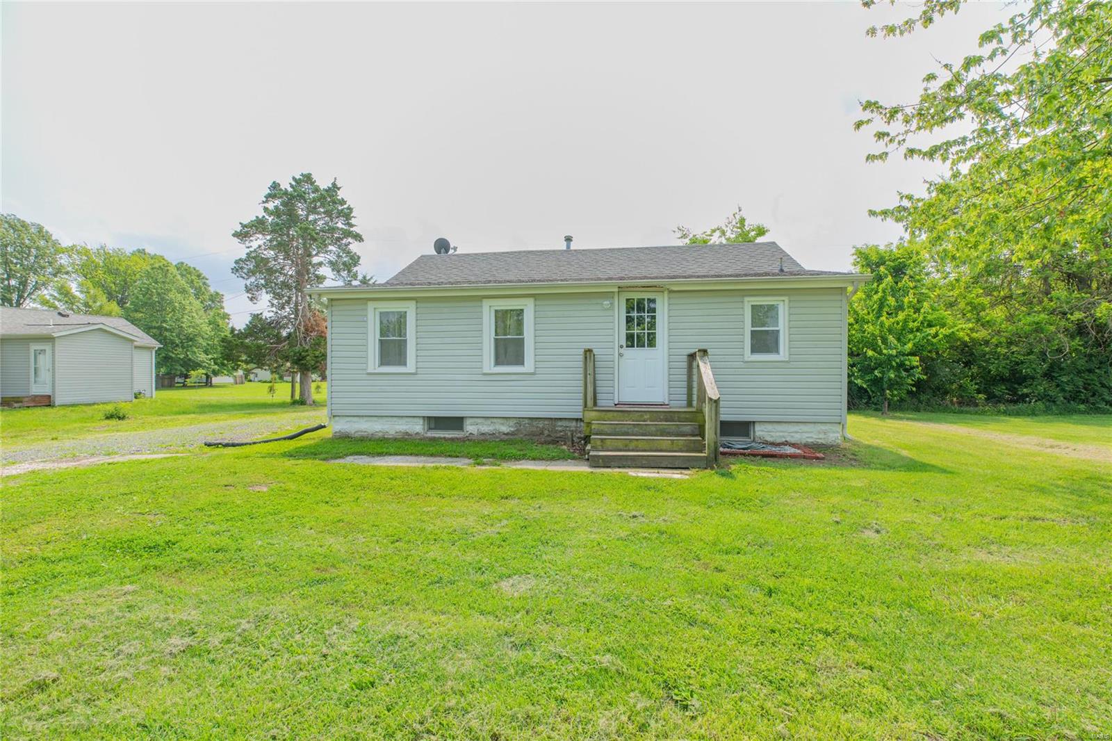 802 Randall Drive Brighton, IL 62012 - Photo 3 of 28