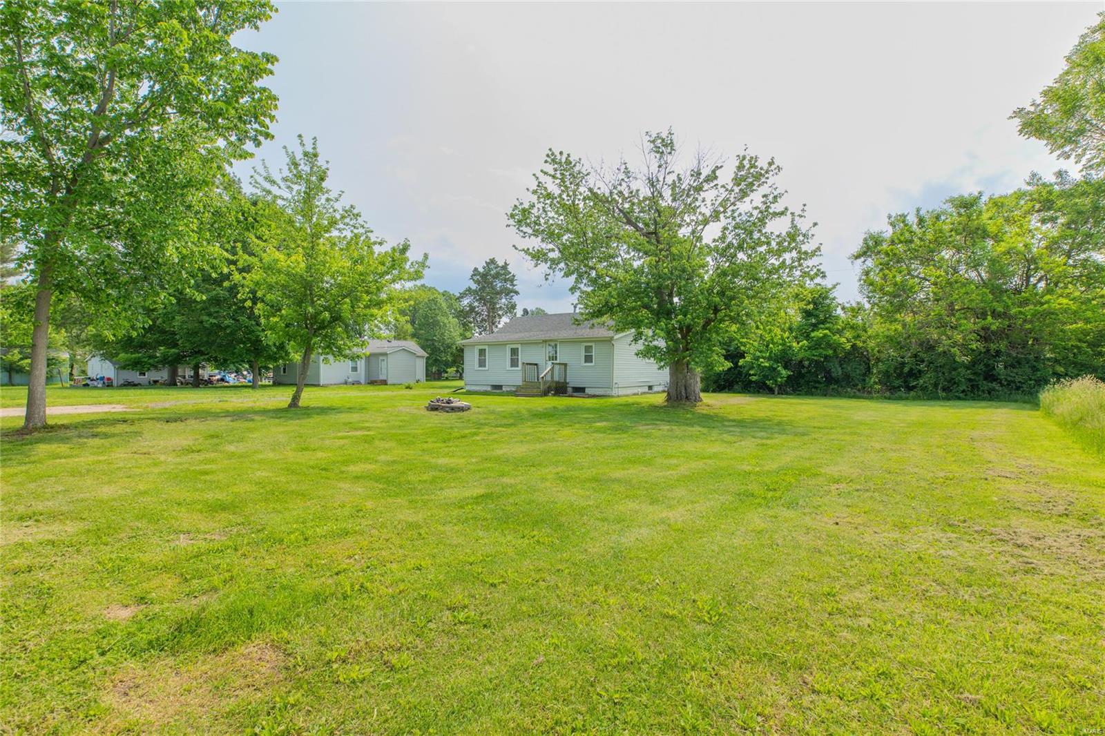 802 Randall Drive Brighton, IL 62012 - Photo 4 of 28