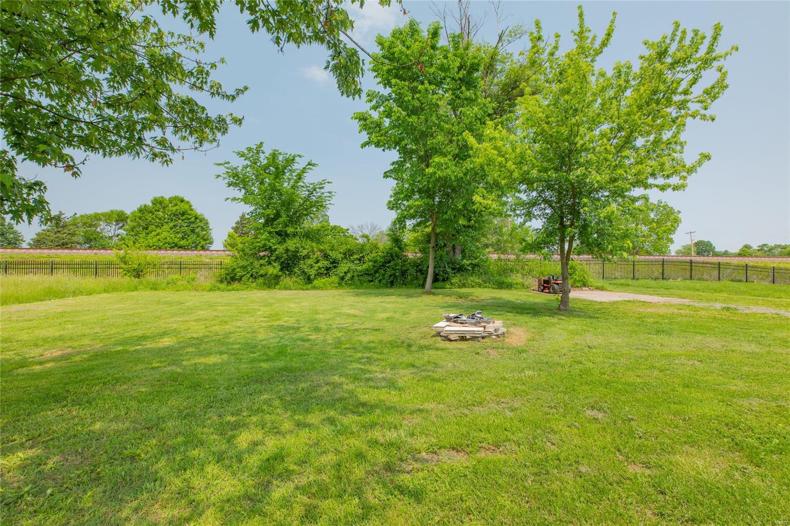 802 Randall Drive Brighton, IL 62012 - Photo 5 of 28