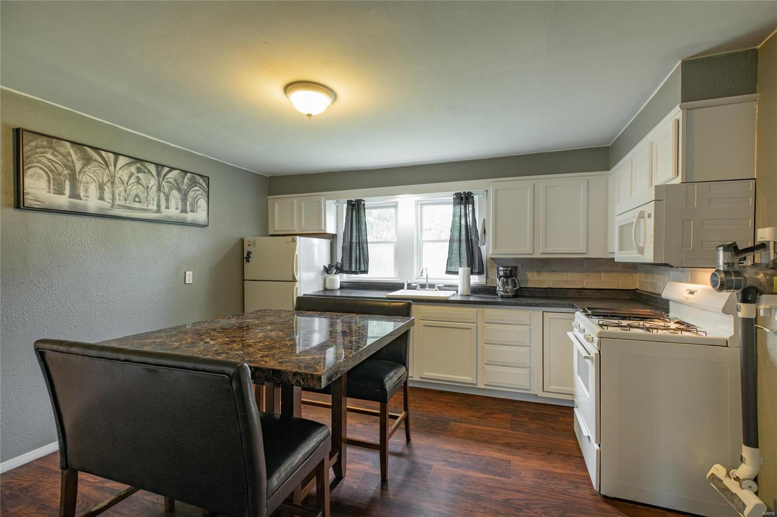 802 Randall Drive Brighton, IL 62012 - Photo 9 of 28