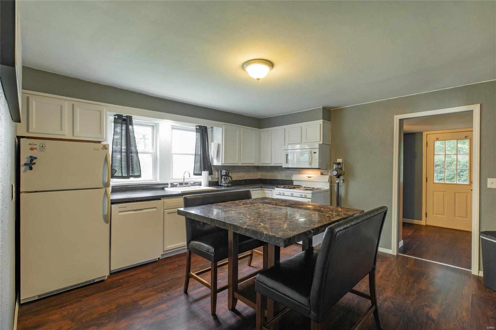 802 Randall Drive Brighton, IL 62012 - Photo 10 of 28