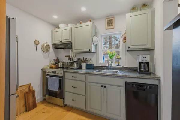 $525,000 | 24 Newson Avenue, Kittery, ME 03904