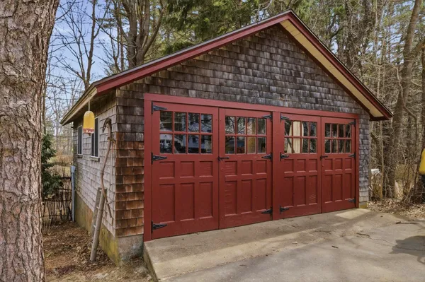 $525,000 | 24 Newson Avenue, Kittery, ME 03904