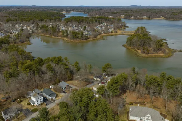 $525,000 | 24 Newson Avenue, Kittery, ME 03904