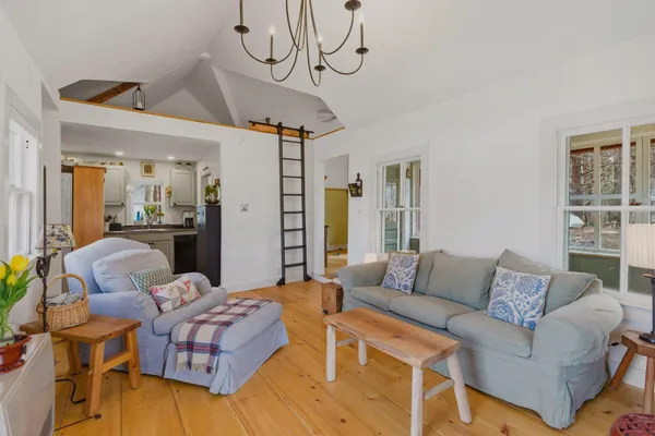 $525,000 | 24 Newson Avenue, Kittery, ME 03904