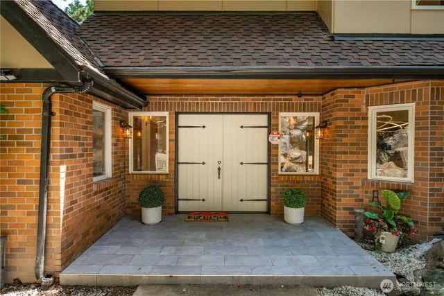 $1,880,000 | 13710 41st Avenue Northeast, Seattle, WA 98125