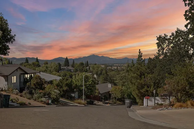 $545,000 | 1355 Bambury Court, Redding, CA 96001