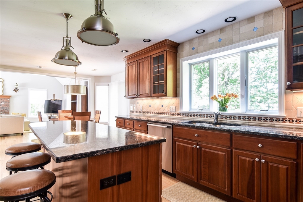 35 Orchard Road Ashland, MA 01721 - Photo 6 of 33