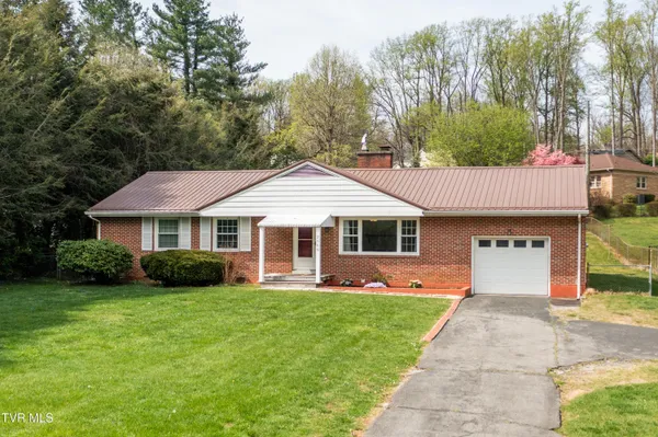 $254,900 | 2000 Lee Highway, Bristol, VA 24201