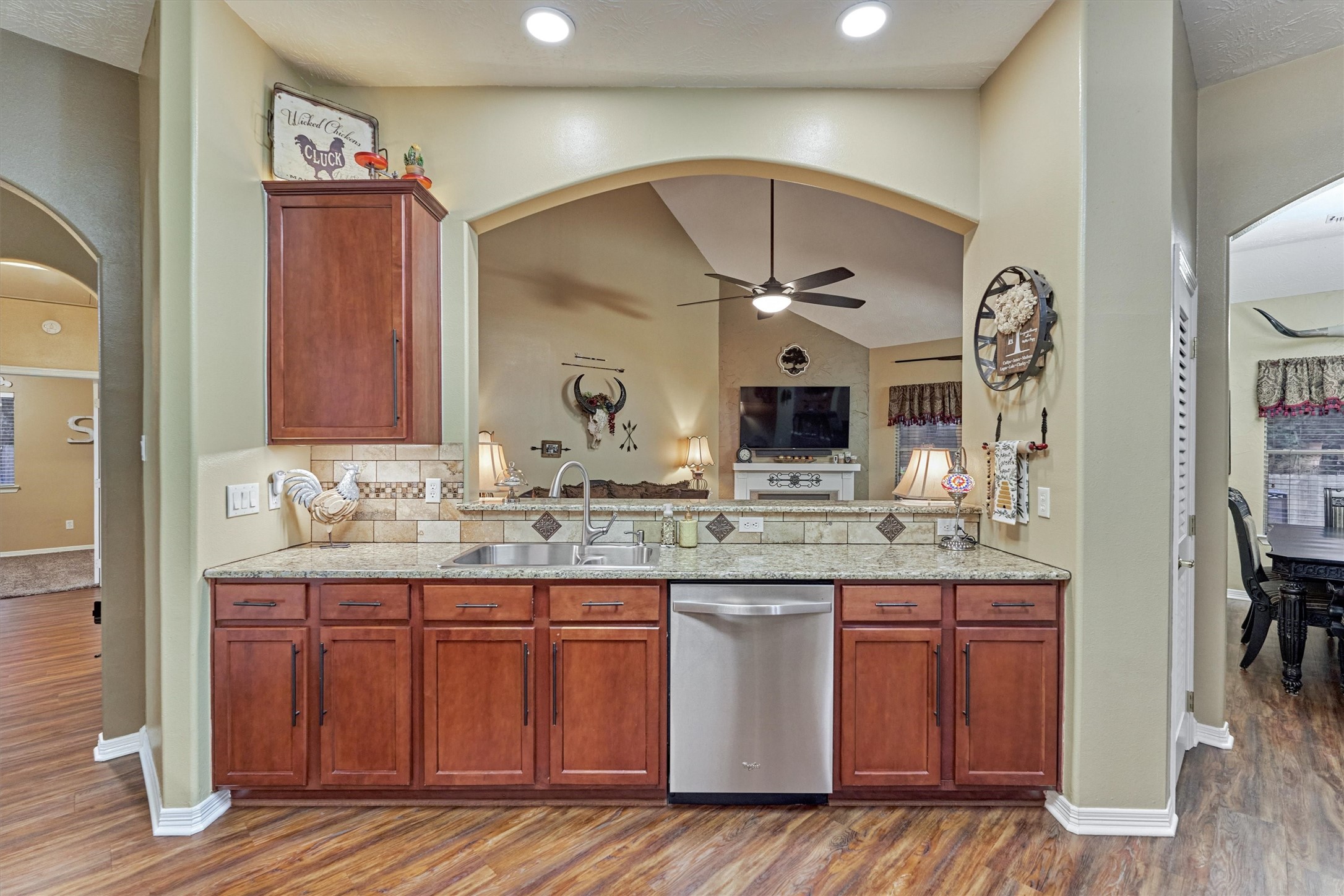 2203 Nicholas Crossing Conroe, TX 77304 - Photo 9 of 37