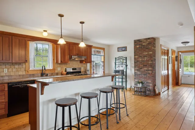 $599,000 | 884 Leroux Road, Wheelock, VT 05851