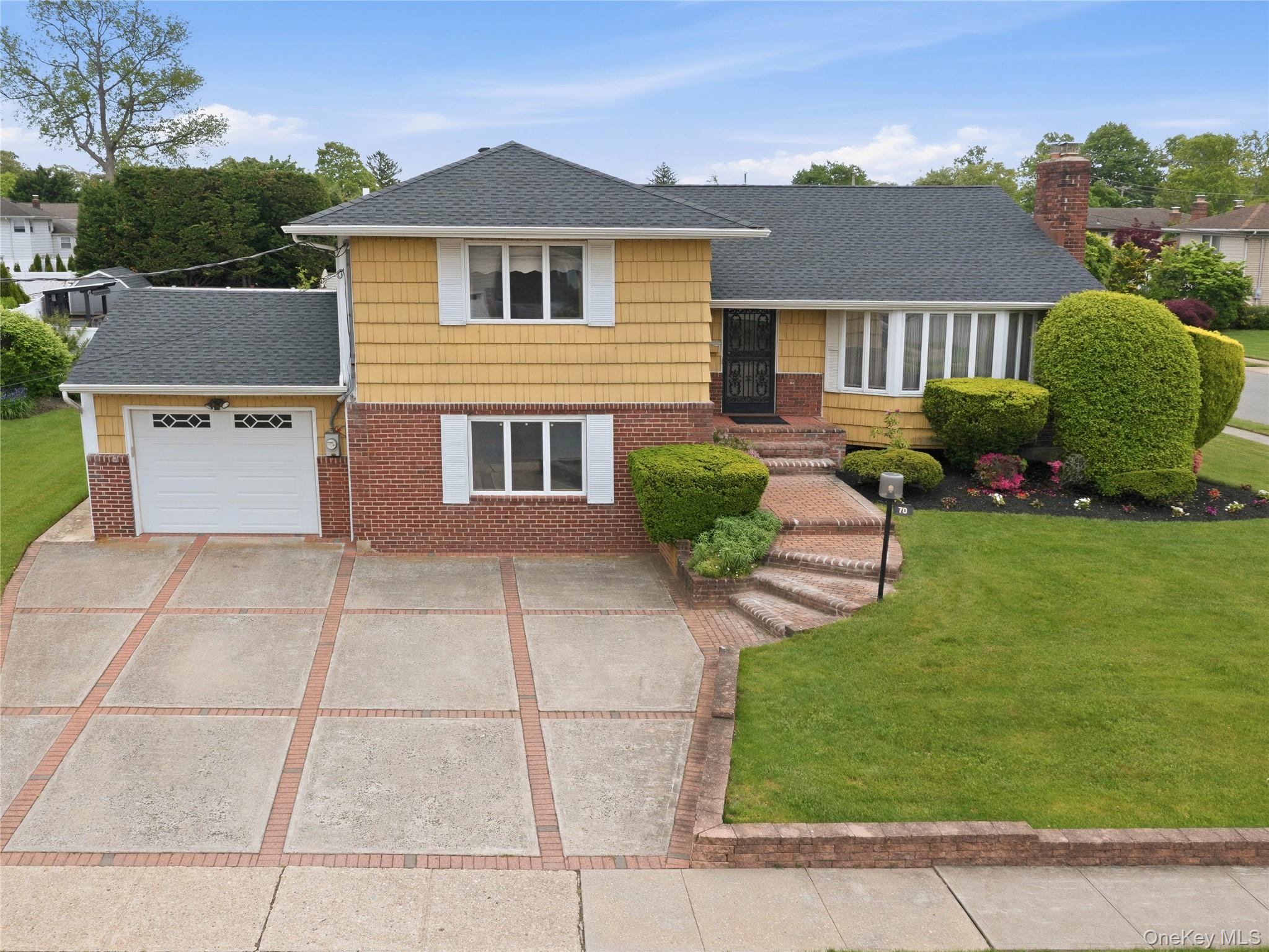 70 Polo Road Massapequa, NY 11758 - Photo 1 of 39