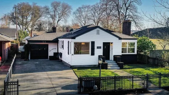 $495,000 | 1308 19th Avenue, Longview, WA 98632