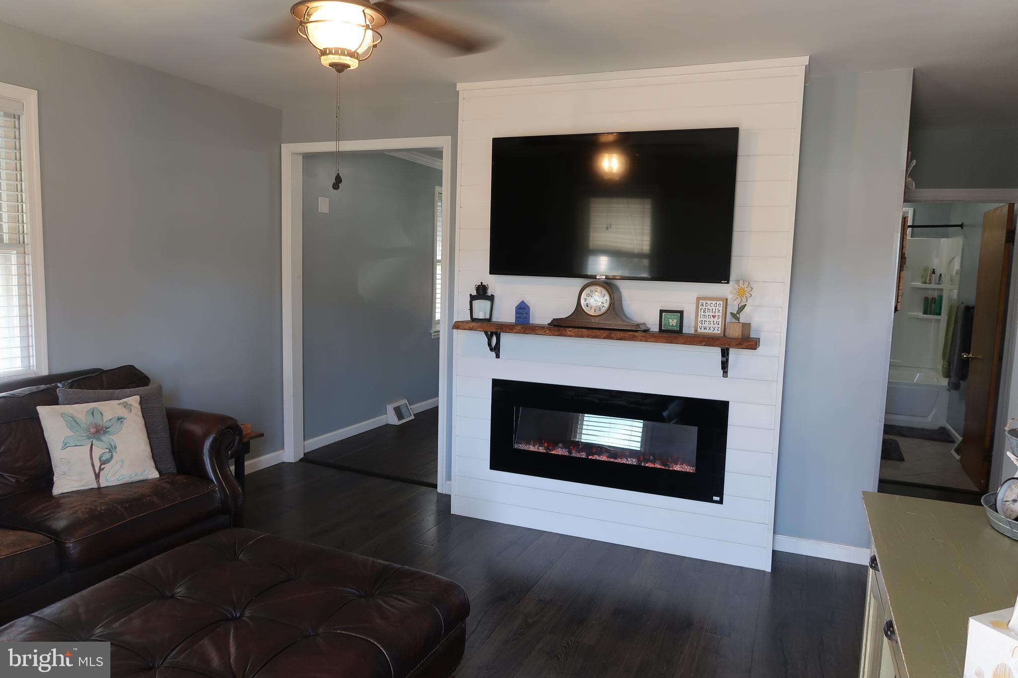 920 Martin Road Essex, MD 21221 - Photo 4 of 34
